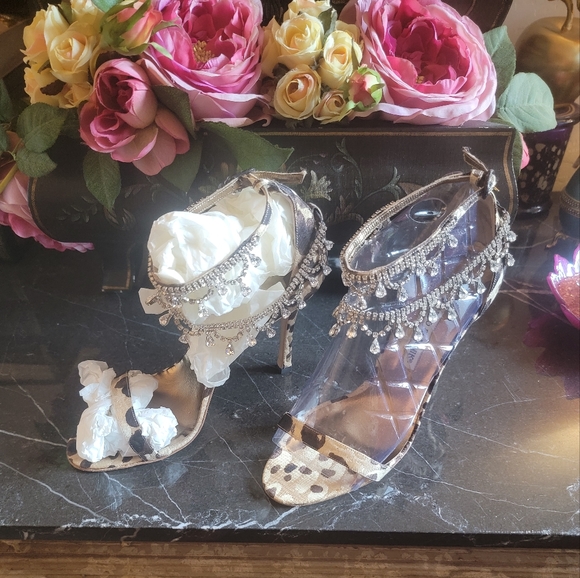 Brand New RARE Manolo Blahnik Jeweled Houristra Strappy Sandals - Picture 10 of 16